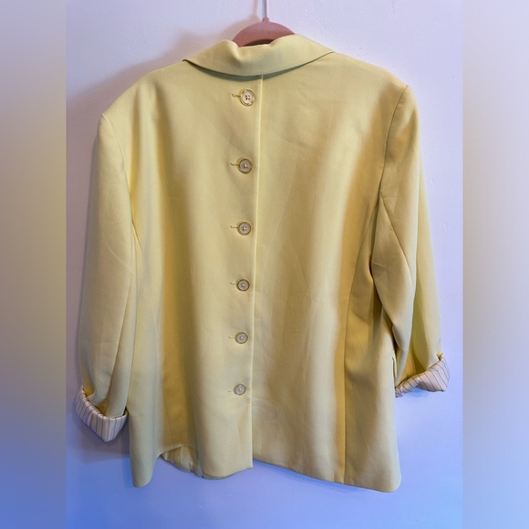 NWT, Anthropologie, Maeve Button-Back Blazer in Yellow - Picture 8 of 8
